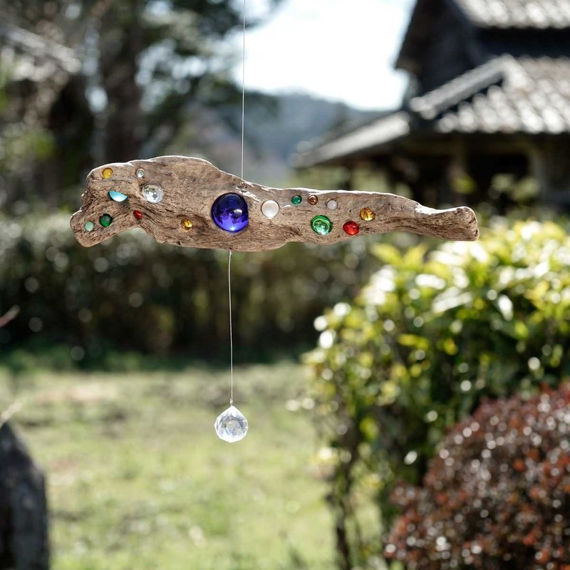 お部屋の中に太陽を　 流木とサンキャッチャー&モビール　窓の装飾 　ガラス玉　クリスタルプリズム　ビーチスタイル　４６ - 壁貼/牆壁裝飾 - 玻璃 咖啡色