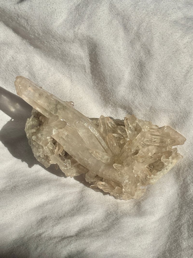 金口河 閃亮彩虹星光 獨特彎雙柱 白水晶簇 手握 手把玩 - 擺飾/家飾品 - 水晶 透明