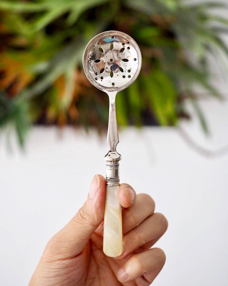 British antique mother-of-pearl silver-plated frosting spoon / teaspoon - ช้อนส้อม - เปลือกหอย 