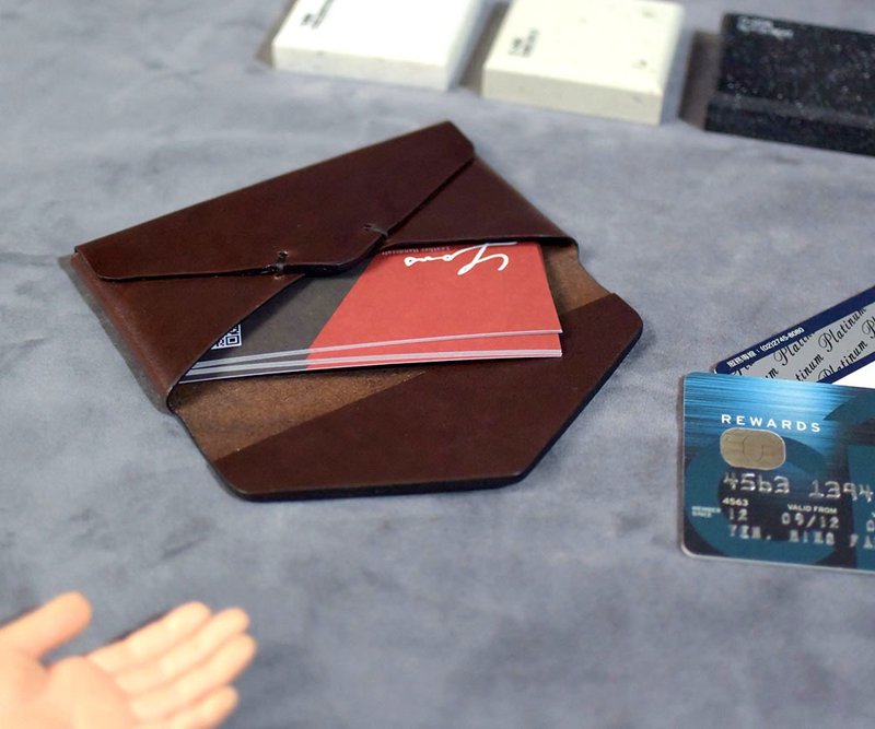 Pocket business card holder with magnetic buckle - ที่เก็บนามบัตร - หนังแท้ 