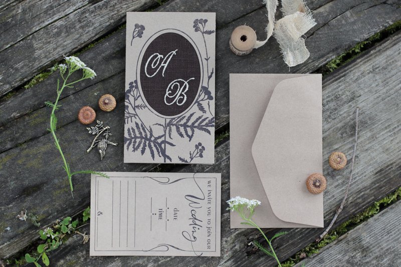 結婚式の招待状 (セット: 招待状 + 封筒)。 - 結婚式招待状 - 紙 ブラウン