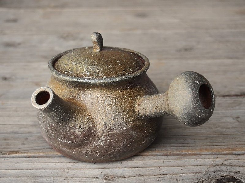 Bizen teapot _ k 1 - 026 - Teapots & Teacups - Pottery Brown