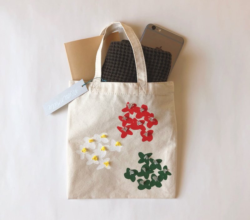 Mini tote bag with flower lover, hand-printed and embroidered - กระเป๋าถือ - ผ้าฝ้าย/ผ้าลินิน หลากหลายสี