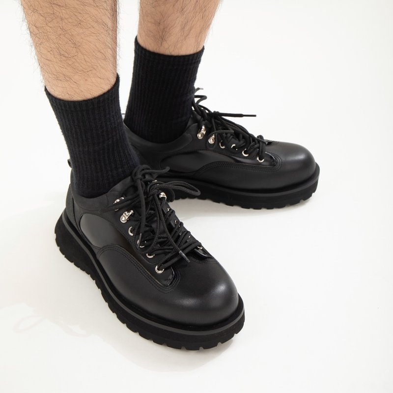 C.C.A Mountaineering 大頭皮鞋 攀登鞋 登山鞋 無性別穿搭 黑色 - 男休閒鞋 - 真皮 黑色