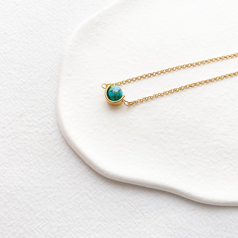 Blue Planet | Faux Shell Dyed Beads | Gold Bracelet - สร้อยข้อมือ - โลหะ สีทอง