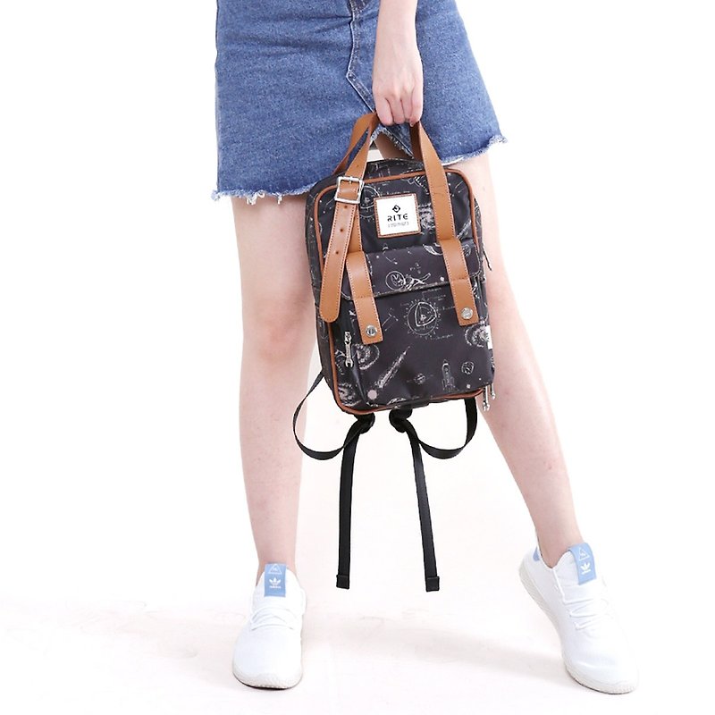 [Twin Series] 2018 Advanced Edition - Roaming Backpack - Space Black (Small) - กระเป๋าเป้สะพายหลัง - วัสดุกันนำ้ สีดำ