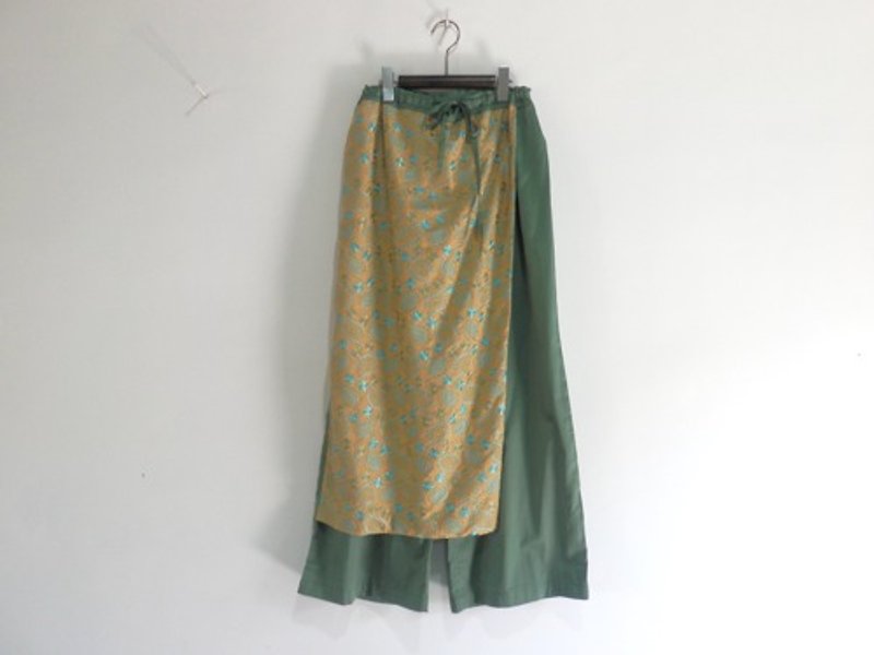 Total embroidery small floral pattern / wrap skirt style pants / sage green