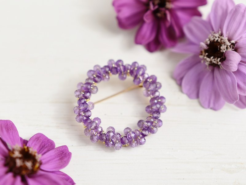 【ブローチ・Sサイズ】アメジスト 2月誕生石 ラベンダーやスターチスのような紫色 リース - 胸針 - 半寶石 紫色
