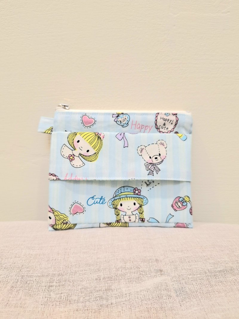 Cosmetic bag--fresh girl's width 14 cm and height 12 cm - กระเป๋าเครื่องสำอาง - ผ้าฝ้าย/ผ้าลินิน สีน้ำเงิน