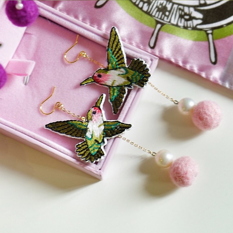 暖かい冬のハンドステッチスワロー天然淡水真珠のイヤリング925 Tremellaフック警笛を鳴らすには、ピンク＆パープル色のバラ毛玉 - ピアス・イヤリング - その他の素材 パープル