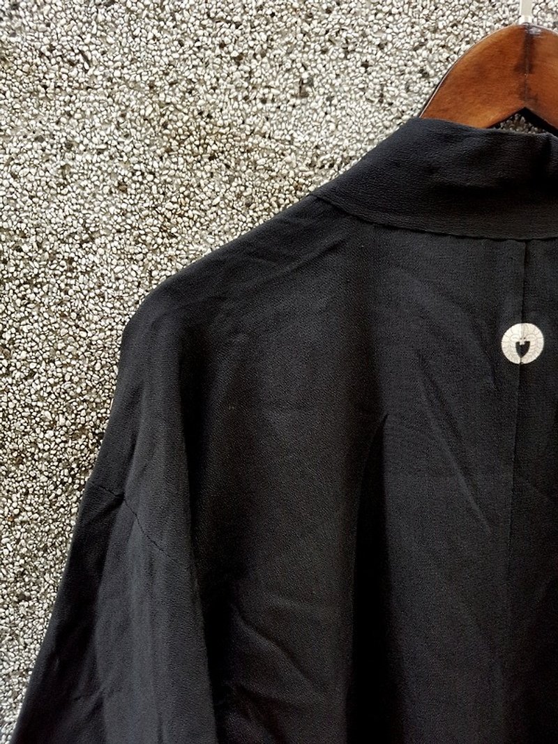 タートルGege  - 日本の家紋粒黒の羽織った着物のジャケットを手縫い - ジャケット - シルク・絹 