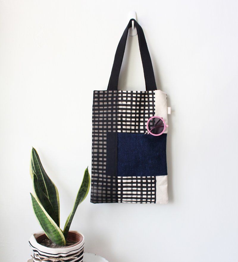 Have combined jiho- black and white shoulder bag (small) - Messenger Bags & Sling Bags - Cotton & Hemp White