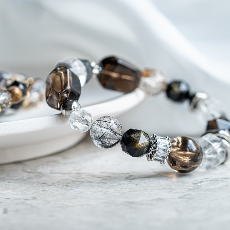 Leading wealth and happiness Estrela citrine, gold Stone, cordierite, gold titanium crystal natural crystal hand - สร้อยข้อมือ - คริสตัล สีนำ้ตาล