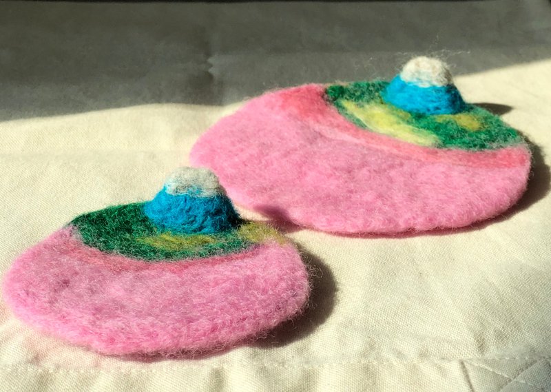 富士山系列大杯墊 山梨縣芝櫻祭~ - 杯墊 - 羊毛 粉紅色