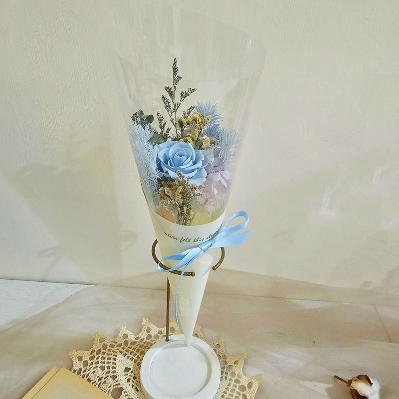 單支永生玫瑰甜筒花束 藍 現貨 快速出貨 - 乾燥花/永生花 - 植物．花 藍色