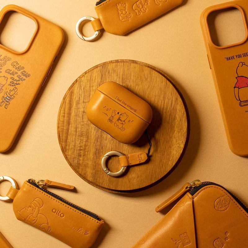 [Exclusive Special Offer] Disney Series-AirPods Leather Case-Pooh Wants to Sing - Headphones & Earbuds Storage - Genuine Leather Brown