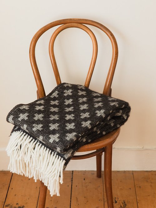 小大人設計選物 瑞典 Klippan 純羊毛披毯 (十字)