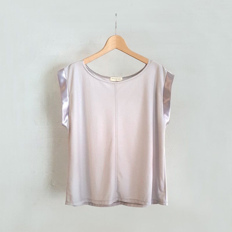 Ángeles-大女孩-緞面袖上衣 - 女 T 恤 - 棉．麻 