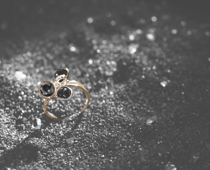 Black Tourmaline 9k Gold Engagement Ring, Minimalist Dangling Ring, Daily Wear - แหวนทั่วไป - เครื่องประดับ สีดำ