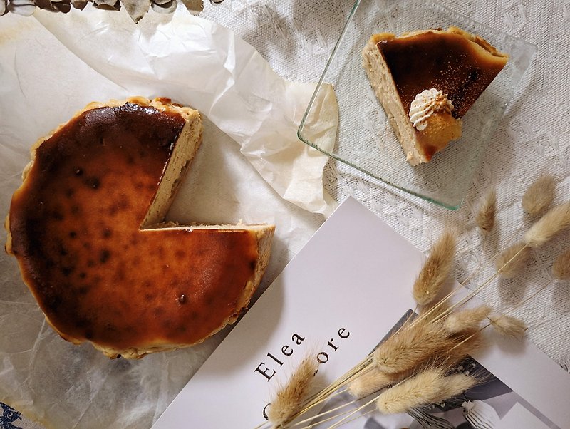 Cinnamon apple basque cheesecake - เค้กและของหวาน - อาหารสด สีส้ม
