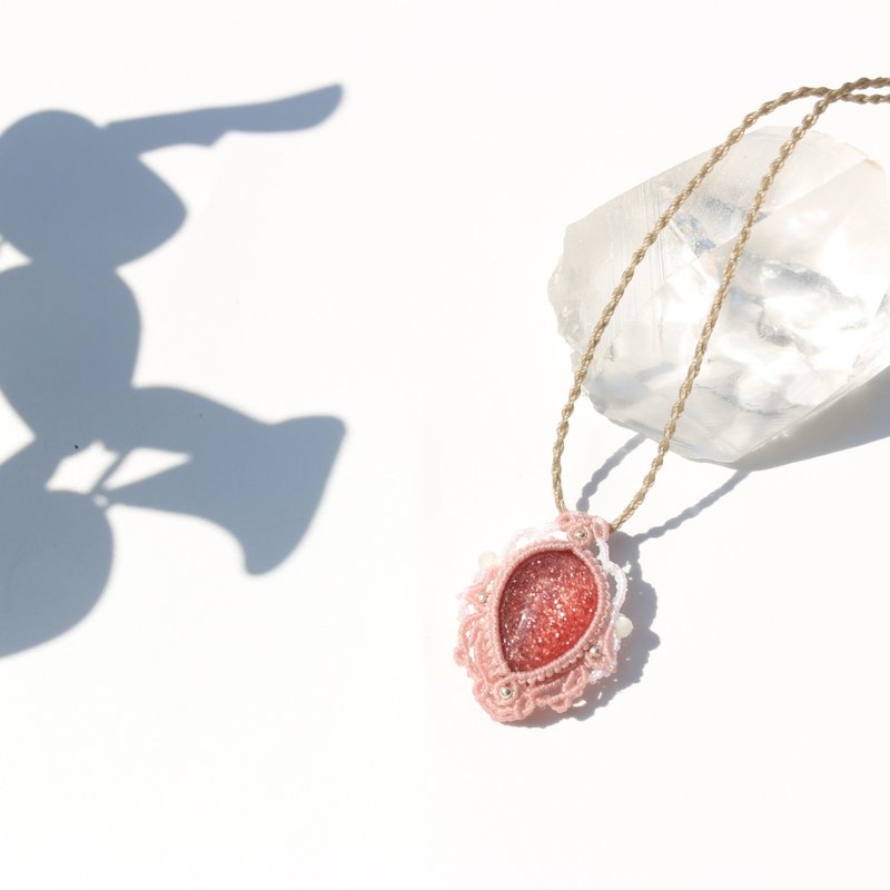 Strawberry Quartz Rose Quartz Fantasy Girl Braided Necklace - สร้อยคอ - คริสตัล สึชมพู