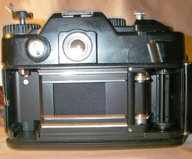 KMZ ZENIT-122 35mm フィルム一眼レフカメラ本体、ペンタックス M42 レンズマウント付き ロシア 1991 - ショップ  geokubanoid カメラ・チェキ - Pinkoi