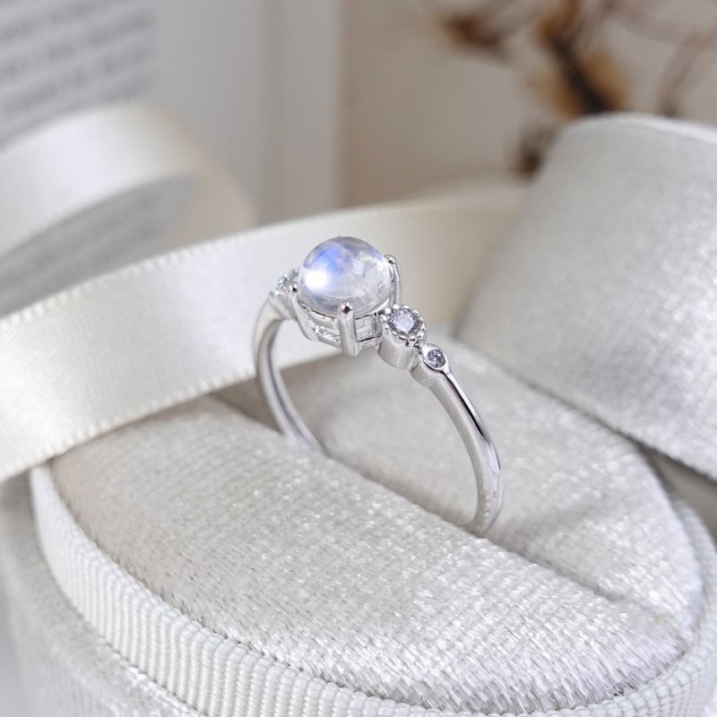 Blu-ray Moonstone Lover's Stone Special Blu-ray Effect Sterling Silver Ring Band Adjustable Gift - General Rings - Sterling Silver Transparent