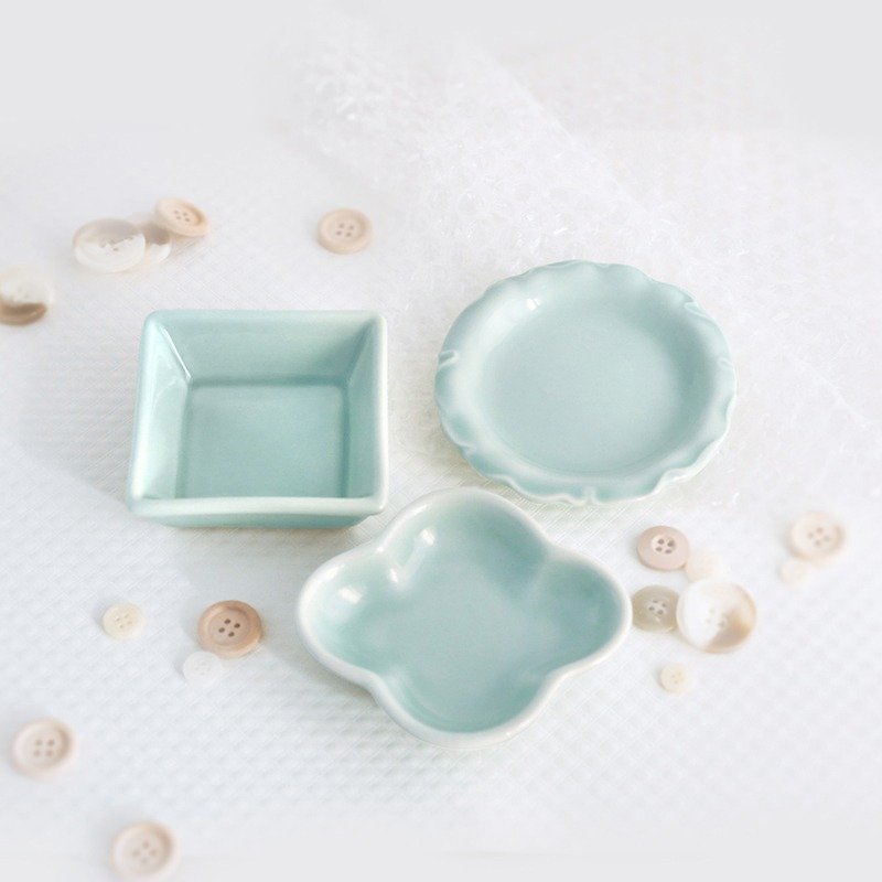 Flower-shaped small dish set | Appetizer dish - Small Plates & Saucers - Porcelain Blue