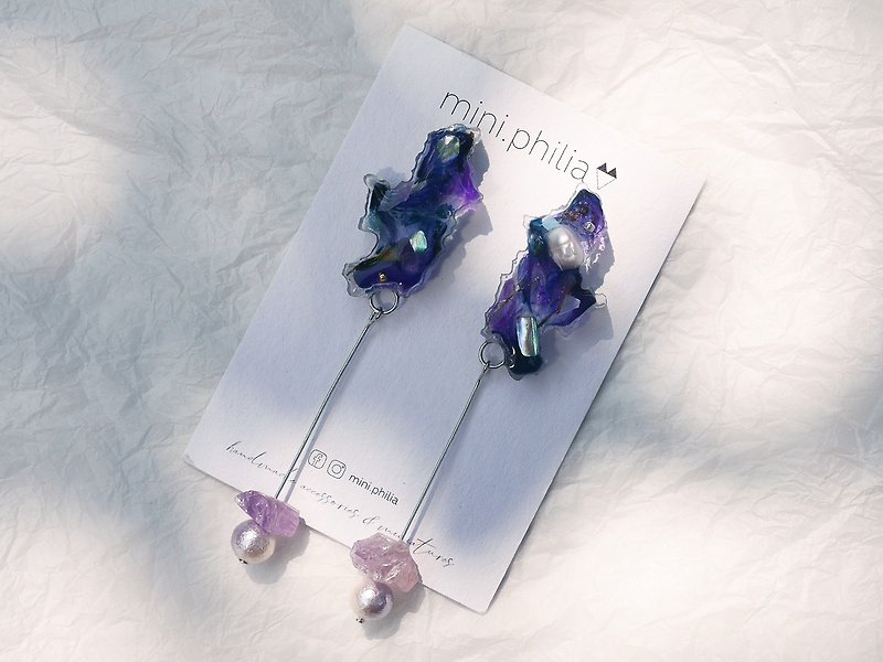 Nagano's Love Nagano Prefecture の love earrings - Earrings & Clip-ons - Resin Multicolor