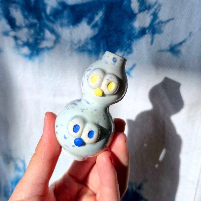 超萌送禮!土土人陶藝花器公仔-粉青 - 花瓶/花器 - 陶 白色