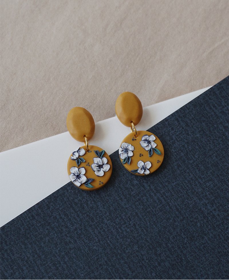 PARTY FOR EARS | Turmeric retro Japanese flower soft pottery earrings S925 sterling silver ear pin Clip-On - Earrings & Clip-ons - Pottery Orange
