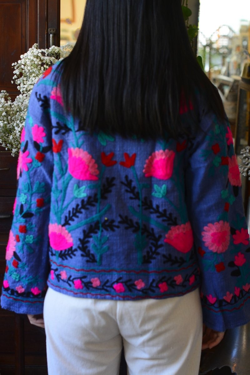 Suzani蘇札尼手工刺繡純棉寬袖外套 - 雨夜花 - 女大衣/外套 - 棉．麻 多色