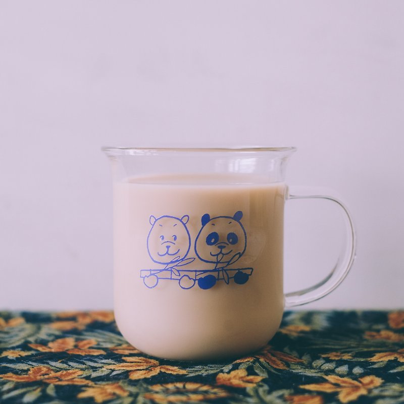 【Taipei Zoo Co-branded】Single Handle Clear Glass-Hangout with Giant Panda - Cups - Glass Transparent