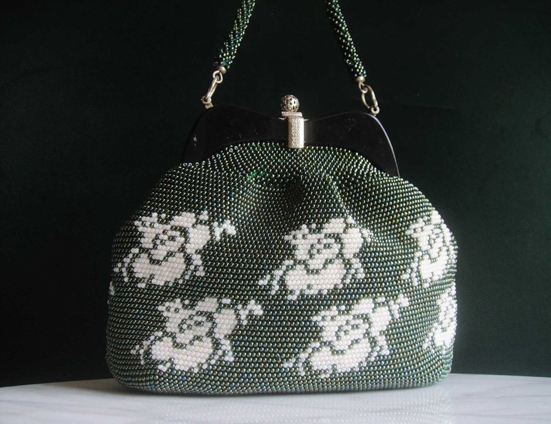 Glorious Era OLD ERA _Early second-hand handmade lady bead bag made in Taiwan - กระเป๋าถือ - วัสดุอื่นๆ 