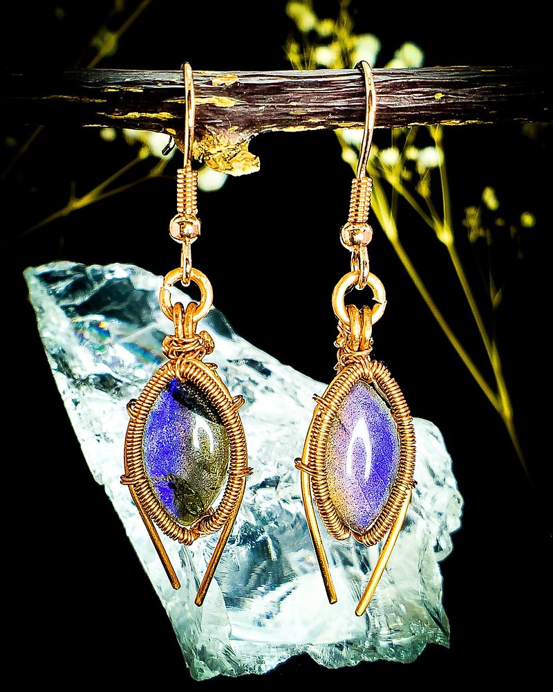 20% off any 2 items for Mother’s Day | [Glamorous Meteor] braided labradorite earrings - ต่างหู - คริสตัล สีน้ำเงิน