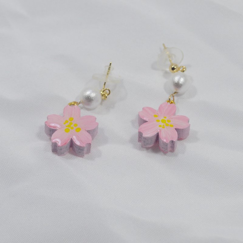 初櫻 粉色小櫻花甜美耳環 手繪木製 - 耳環/耳夾 - 木頭 粉紅色