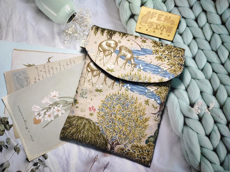 袋物系列-美國限量布薄棉布森林花鹿款7.8吋收納袋-電子書保護套 - 平板/電腦保護殼/保護貼 - 棉．麻 