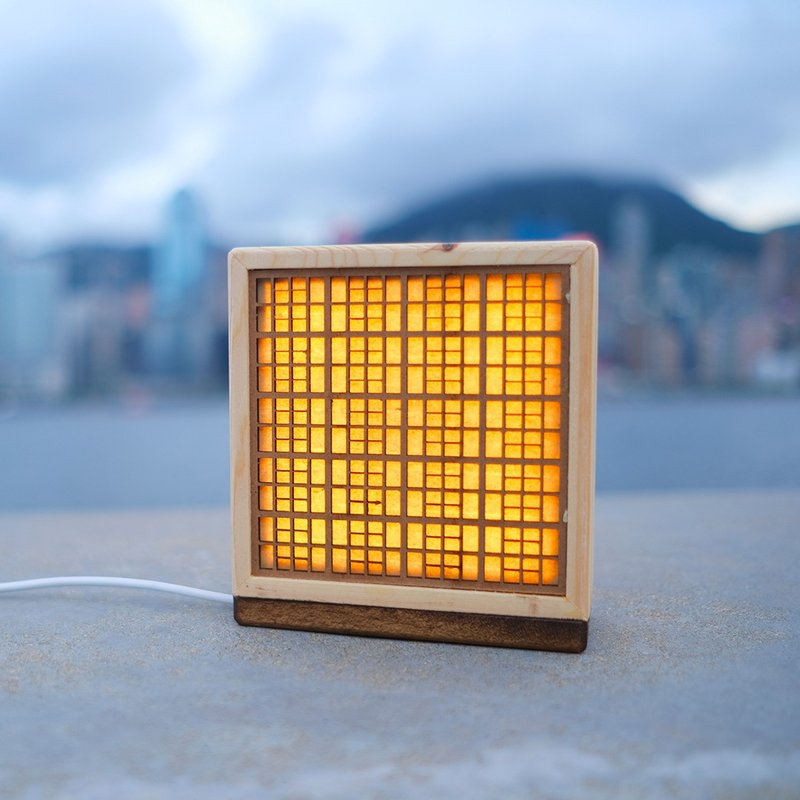 [Hong Kong Impression] Quiet Night Accompanied by Ventilation Wall Pattern Environmentally Friendly Wood Night Light Mini . Grid - โคมไฟ - ไม้ สีนำ้ตาล