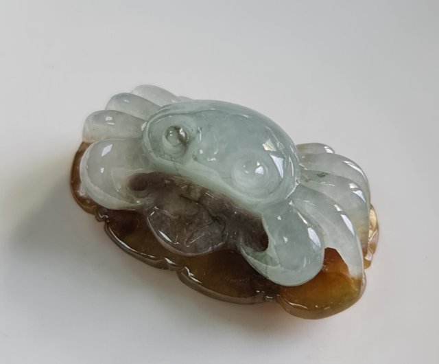 Burmese golden store toad jade pendant