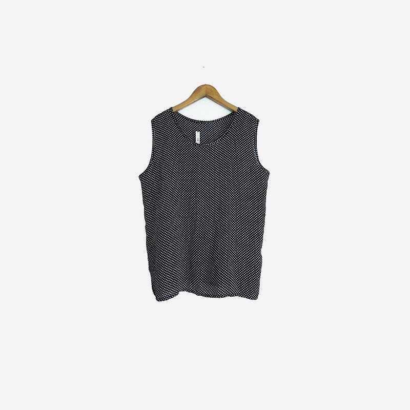 Dislocated vintage / black and white dotted sleeveless vest no.682 vintage - เสื้อกั๊กผู้หญิง - เส้นใยสังเคราะห์ สีดำ