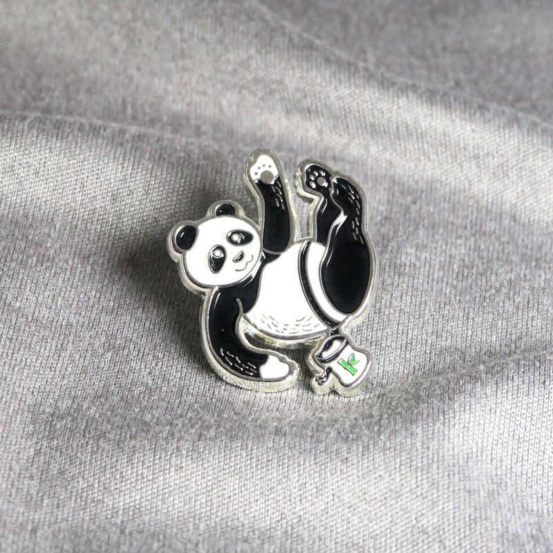 Route Panda Enamel Pin – Gift for Climbers and Boulderers – 攀岩針 – 등반 クライミング - 徽章/別針 - 其他金屬 多色
