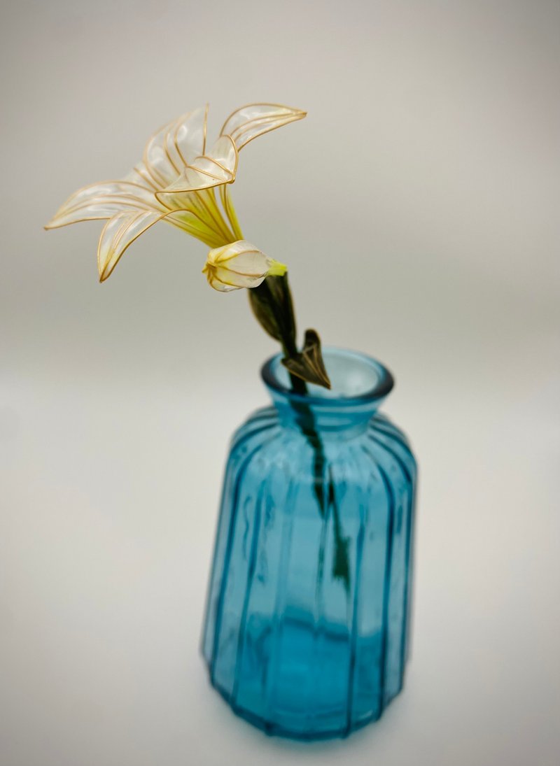 Jocelyn 水晶花-鐵砲百合/復活百合花/造花液/樹脂花/滴膠/禮物 - 花藝/盆栽/植栽 - 樹脂 