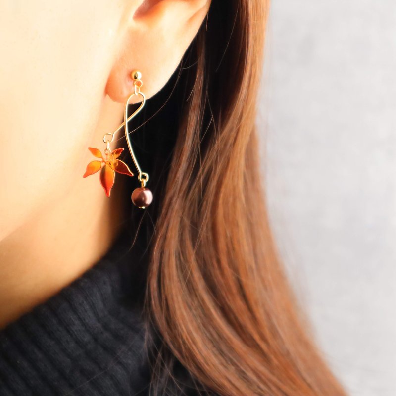 紅葉のピアス - 耳環/耳夾 - 樹脂 橘色