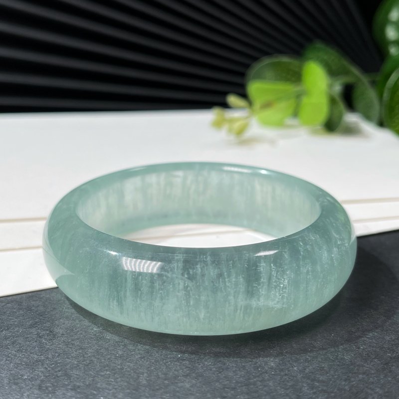 稀有薄荷色螢石手鐲56MM 冰透全順髪星光藍綠水晶手環 女性暖宮石 - 手鍊/手環 - 水晶 