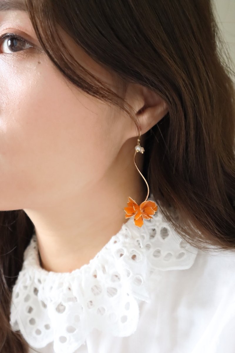 戴珍珠的公爵夫人-橙橘色 - 耳環/耳夾 - 塑膠 橘色