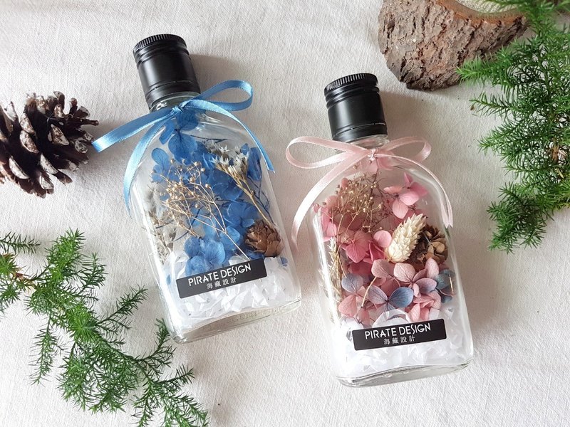 海藏設計| 金色繽紛。聖誕風威士忌瓶永生花禮/婚/ - 擺飾/家飾品 - 植物．花 多色