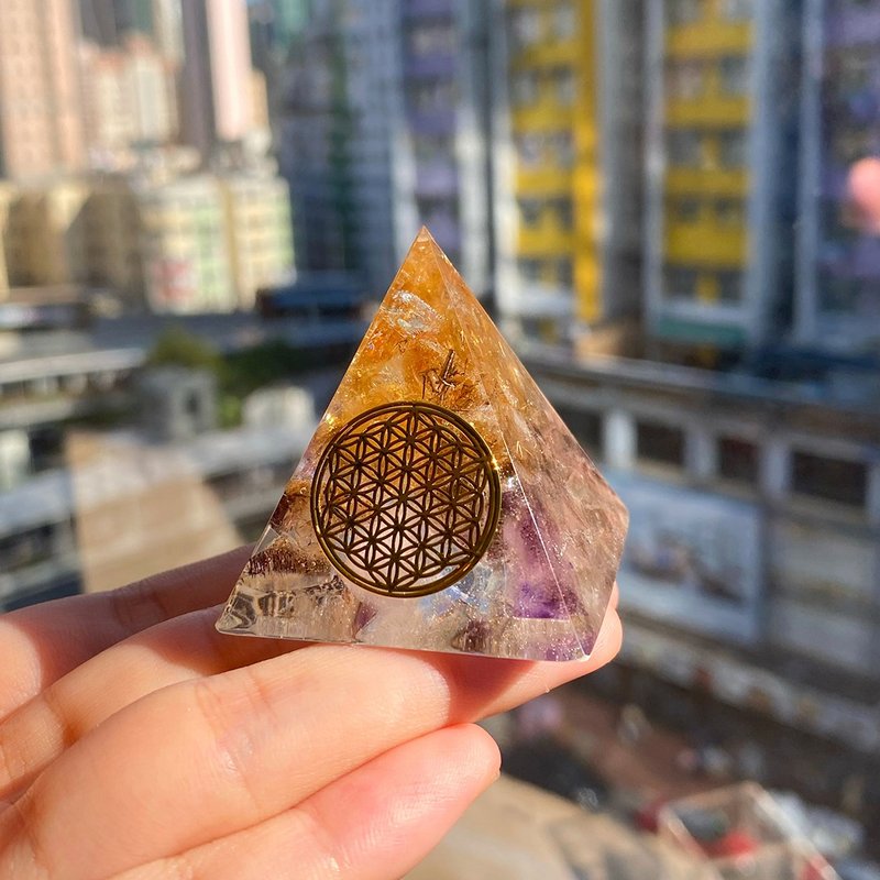 【黃水晶+超級七】奧根能量塔Orgonite (6cm/5cm/4cm) - 擺飾/家飾品 - 水晶 