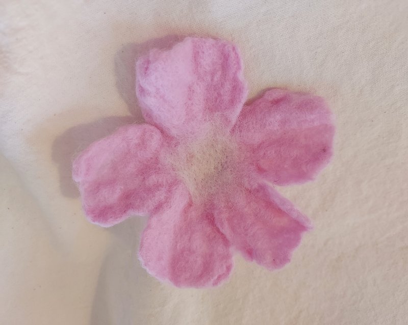 羊毛粉紅花花兒。別針 - 胸針 - 羊毛 多色