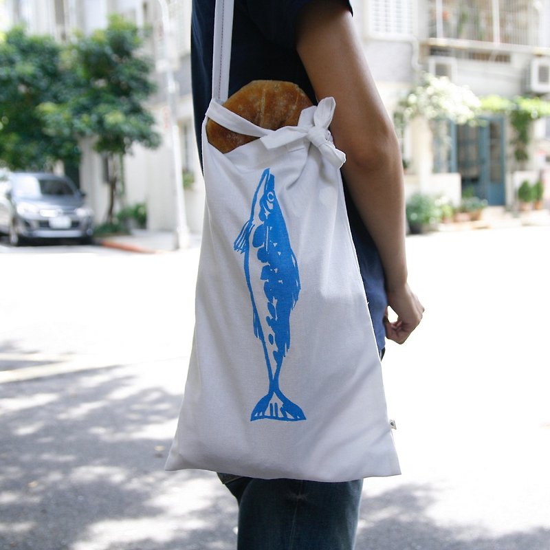 Mushroom Mogu / Shopping / cotton bag fresh market / fish - Messenger Bags & Sling Bags - Cotton & Hemp White