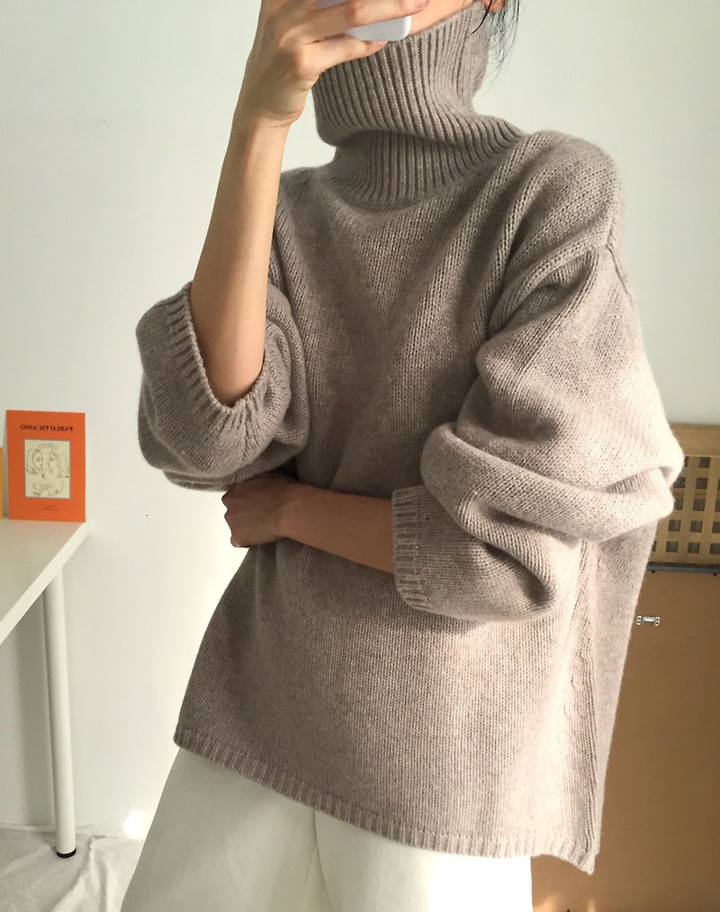 Liv Sweater 藕駝色落肩純羊毛毛衣 紗線斷貨 - 毛衣/針織衫 - 羊毛 